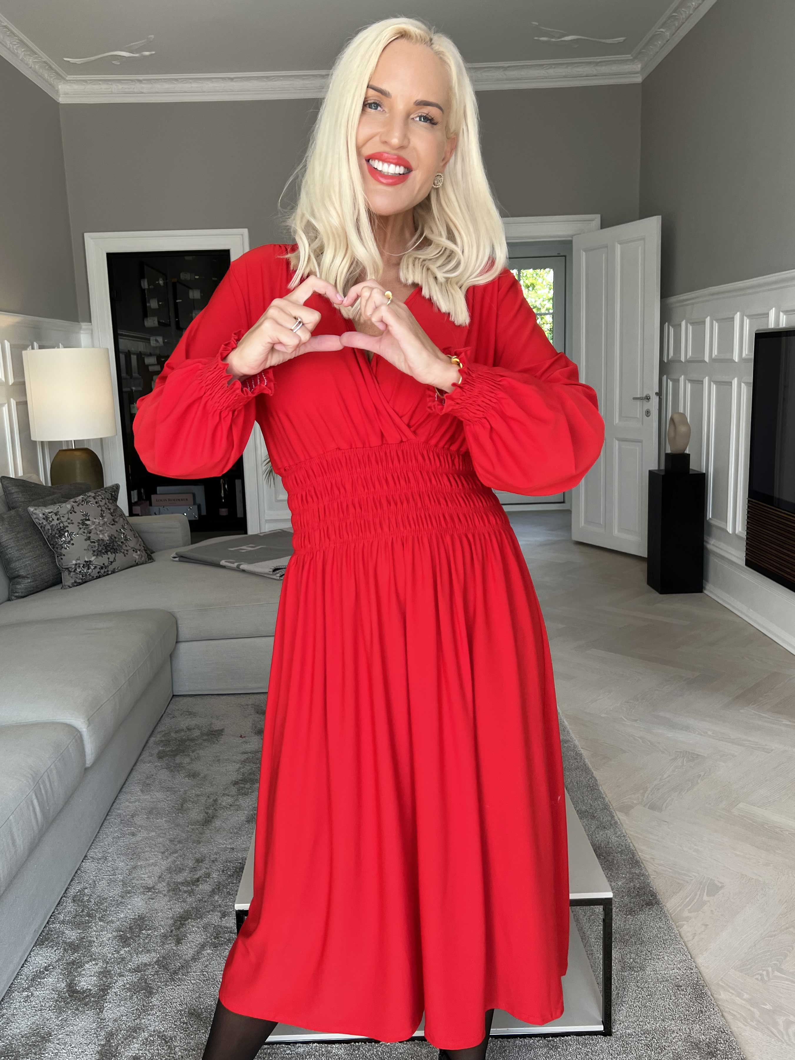 Pams Plain Midi L/S - Elastisk kjole med smock og lange ærmer